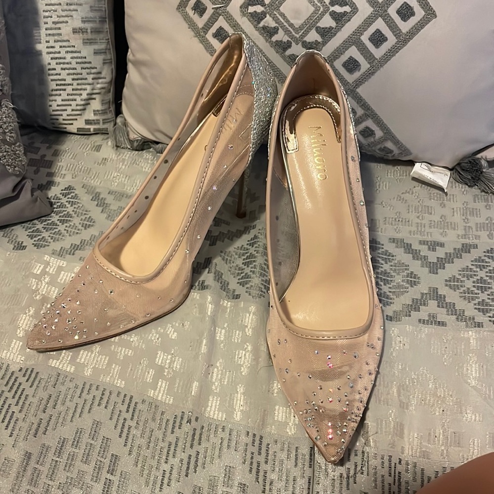 Nice nude crystal heels very classy